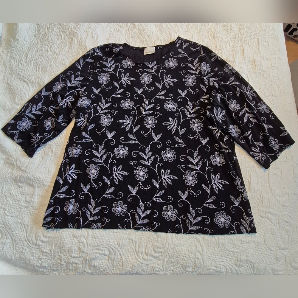 Fashion Bug women's 1X liquid knit black 3/4 sleeve shirt, white floral print